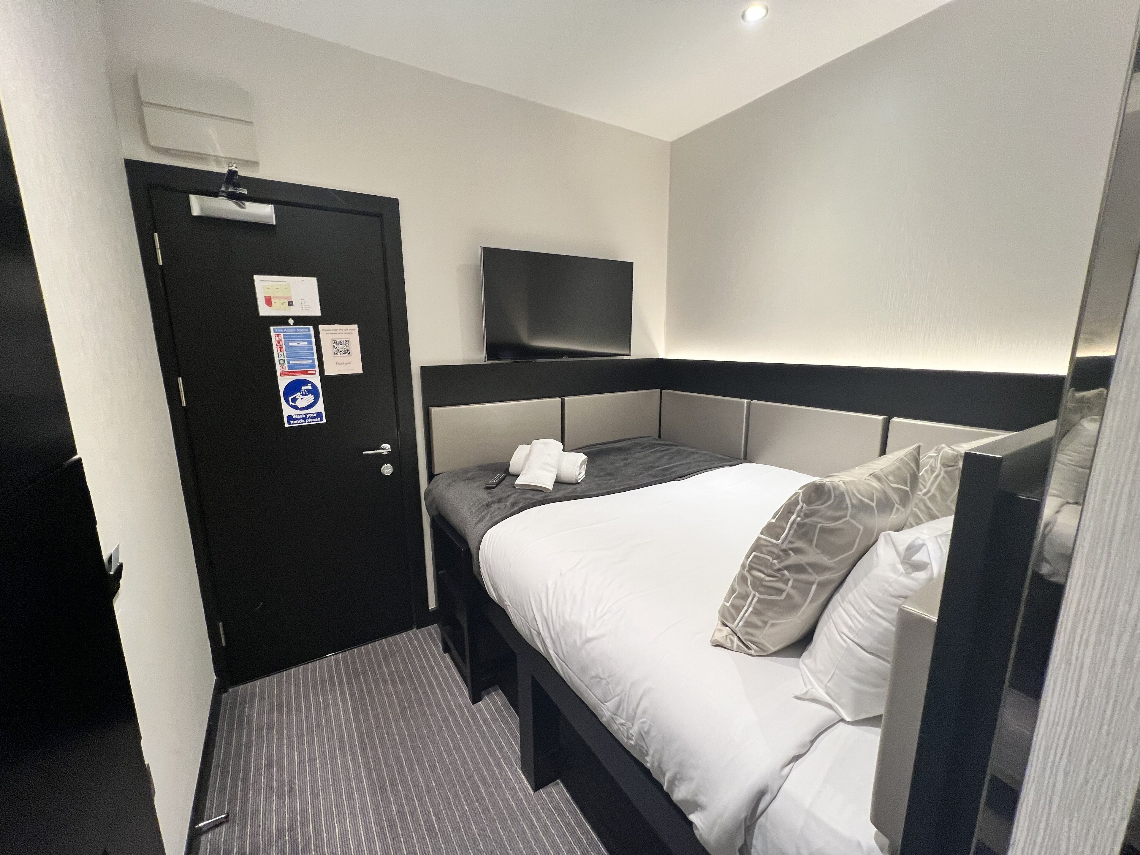 Photo - Great St Helen Hotel