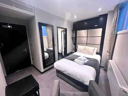 Great St Helen Hotel