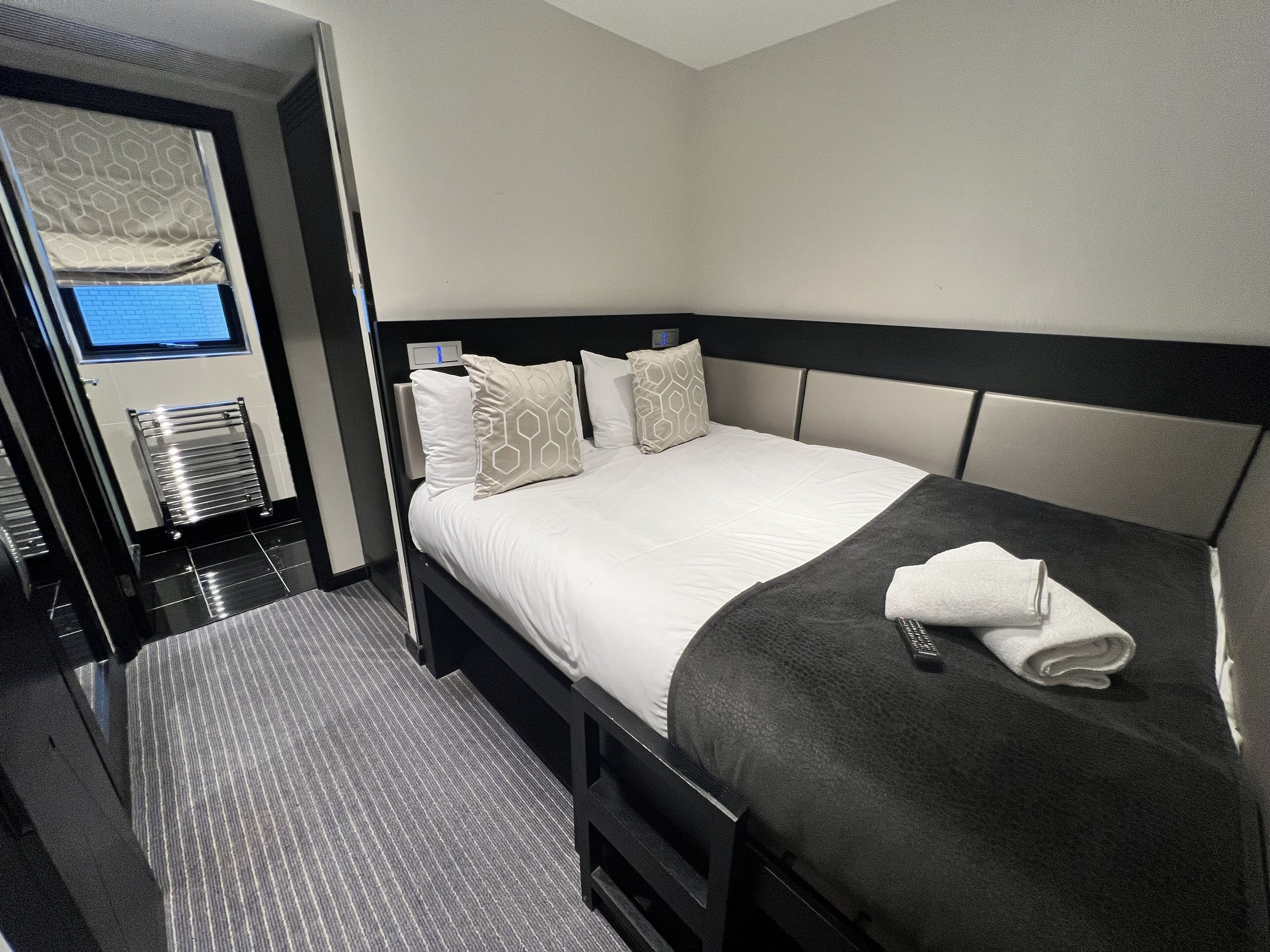 Photo - Great St Helen Hotel