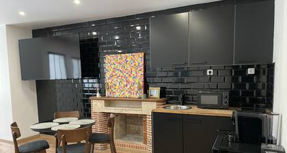 2 piÚces situé en plein centre-ville, plage à 5min,véritable tout à pied moderne