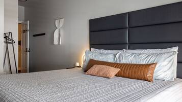 Marmot | Premium bedding, pillowtop beds, minibar, free WiFi