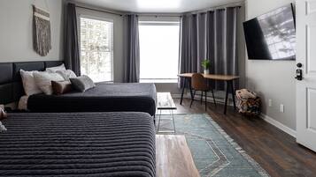 Moose | 1 bedroom, premium bedding, pillow-top beds, minibar