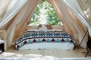 1 bedroom - A-Frame Site 34 | Queen Bed | Brook View (Woodstock)