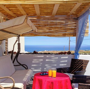 Premier Suite, Balcony, Sea View | 1 bedroom, minibar, individually decorated, individually furnished - Nalu Suites (Santorini)