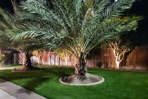 Property grounds - HOME WITH POOL• SPA•GAME ROOM• PING PONG • FIREPIT (Indio)