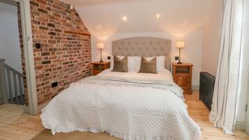 2 bilik tidur, dihias secara berasingan