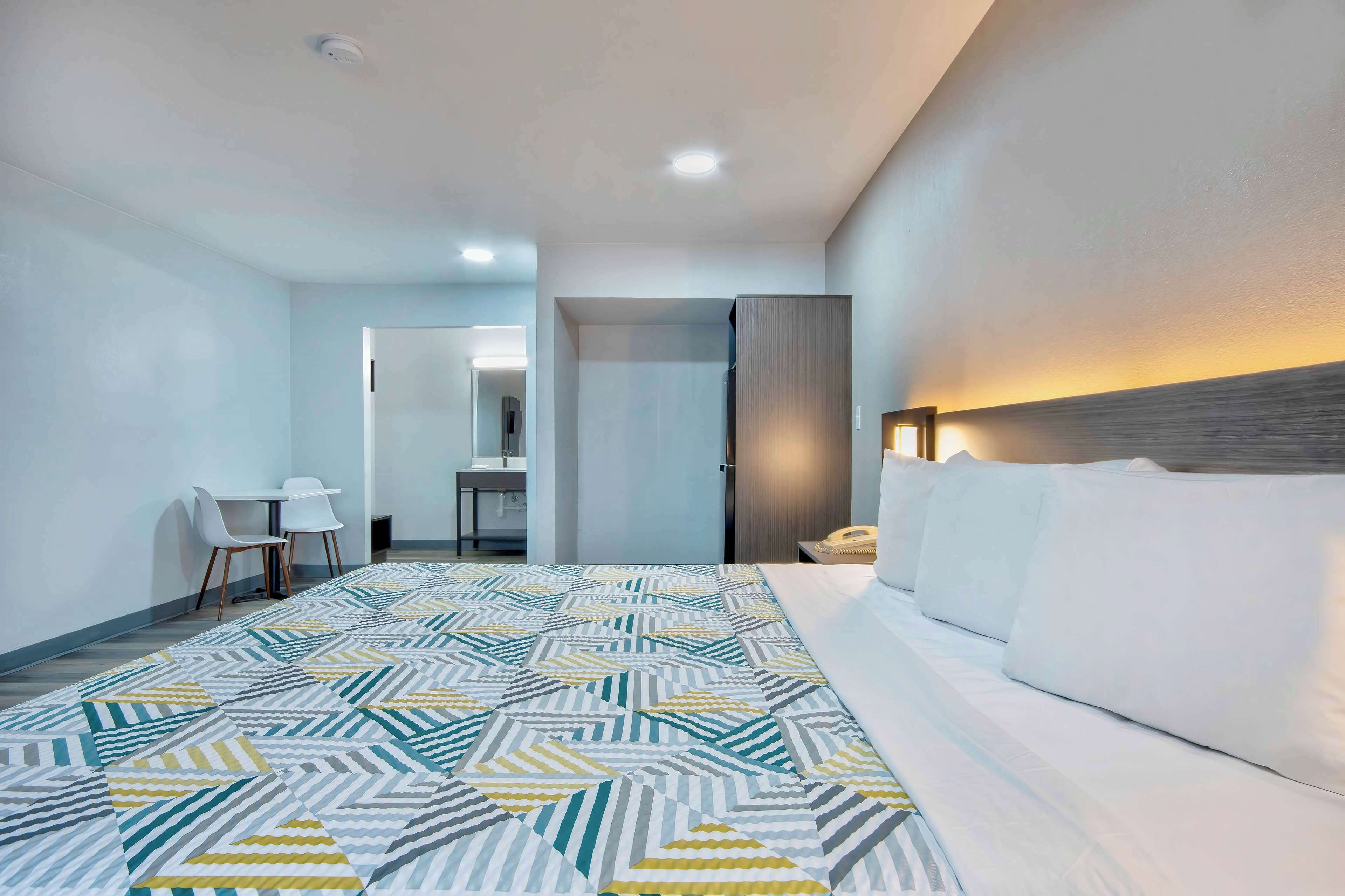 Free WiFi, bed sheets