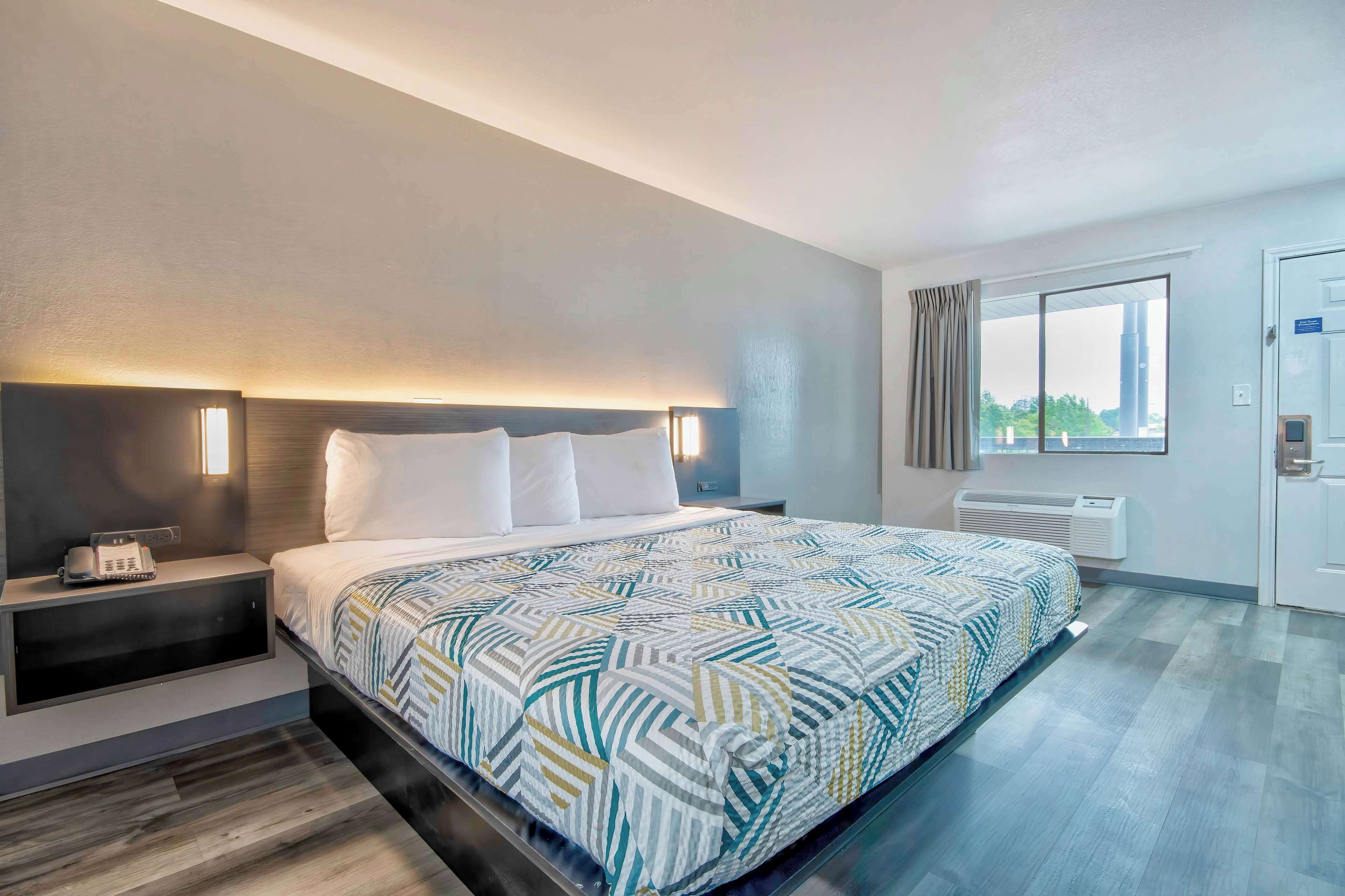 Wi-Fi gratis dan seprai linen