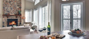 Ski in-Car out View, Hot tub, near Tremblant