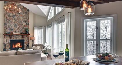 Ski in-Car out View, Hot tub, near Tremblant
