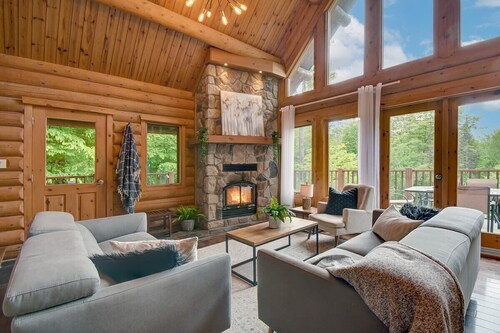 Chic Hot tub in mountain Tremblant Area