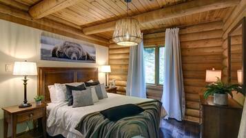 4 quartos, escrivaninha, ferros/tábuas de passar roupa, berço de viagem