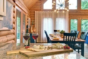 Dining - Log Cabin w Hot Tub, Beach 10m, near Tremblant (Labelle)