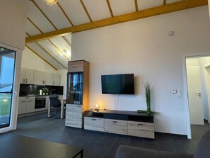 Kylskåp, mikrovågsugn, diskmaskin och brödrost