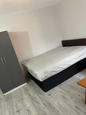 开间, 1 张大床 | 1 多间卧室、熨斗/熨衣板、免费 WiFi、床单