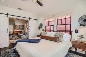 3 bedrooms, iron/ironing board, free WiFi, bed sheets - Upscale Designer 2 BR Historic Gem~ Walk to Eateries, River Walk & Downtown!  (San Antonio)