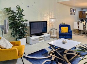 Téléviseur connecté, foyer, écran d’ordinateur