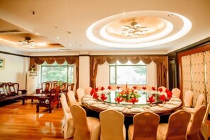 Unclassified image, 4 of 39, button - Dabieshan Hotel (Luotian County)