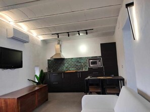 Télévision, cheminée