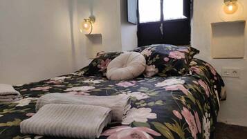 1 Schlafzimmer, Reisekinderbett, kostenloses WLAN, Bettwäsche