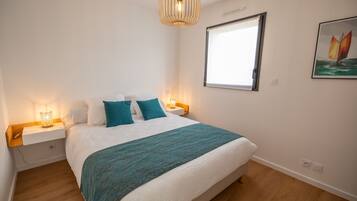 4 bedrooms, desk, iron/ironing board, free WiFi