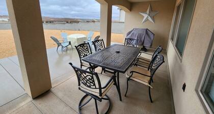 Lake Powell, Antelope Canyon, Horshoe Bend Retreat 10min to lake