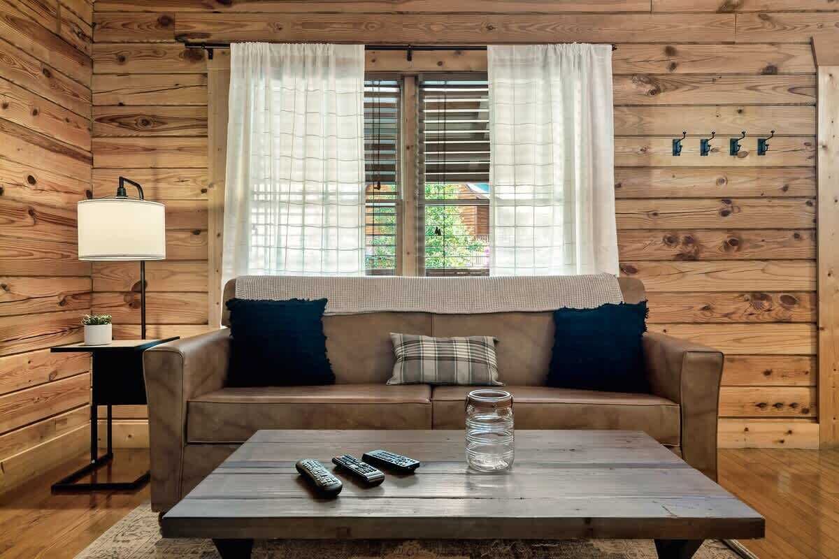 电视、壁炉、办公室