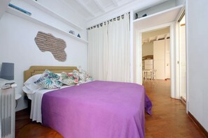 2 bedrooms, iron/ironing board, free WiFi