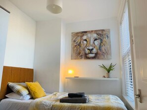 3 bedrooms, iron/ironing board, free WiFi, bed sheets