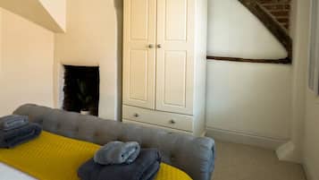 Desk, iron/ironing board, free WiFi, bed sheets