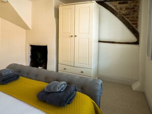 Desk, iron/ironing board, free WiFi, bed sheets