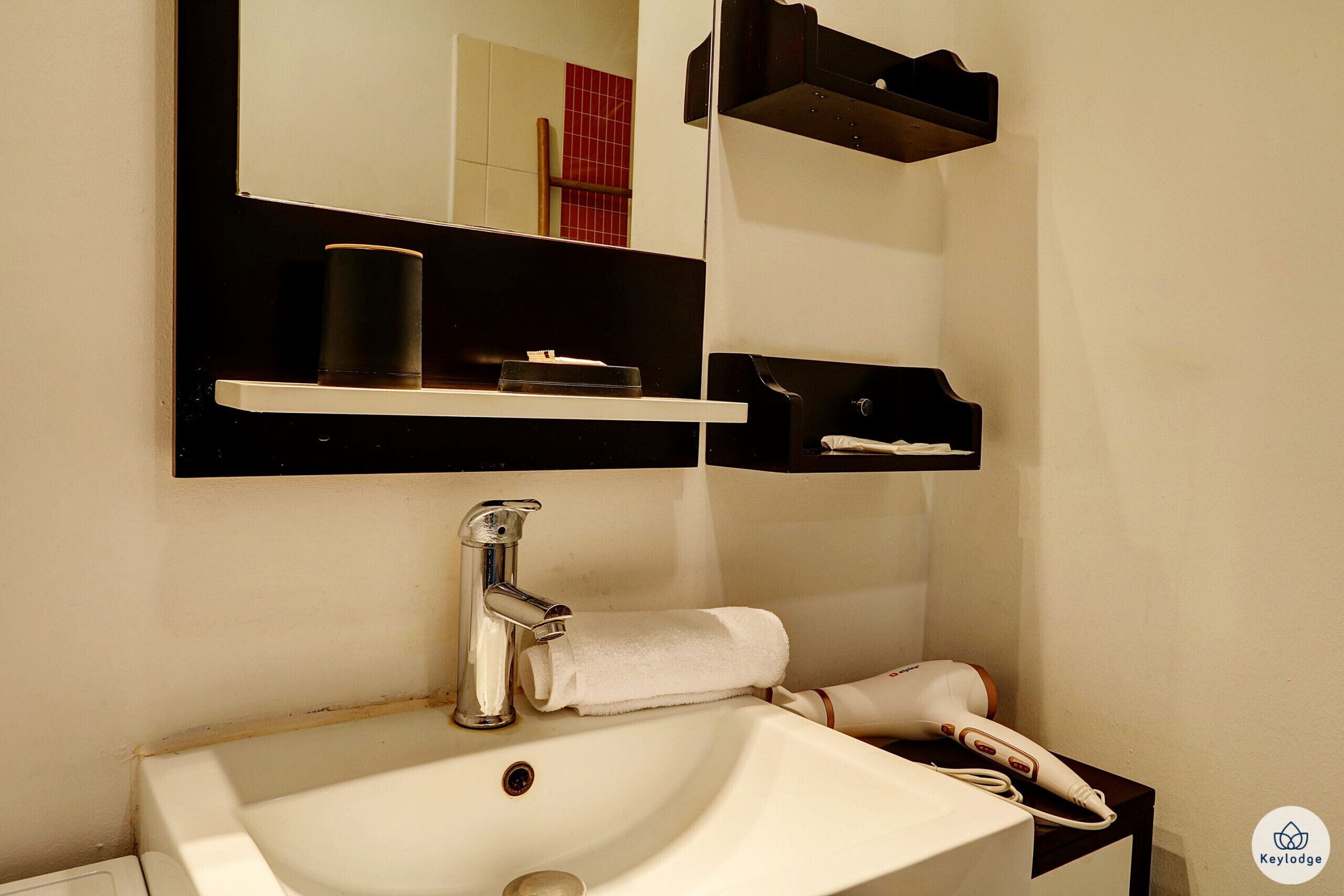 Douche, serviettes fournies