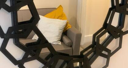 Central 2 bed sleeps 4 Salisbury | Wessex Quarters