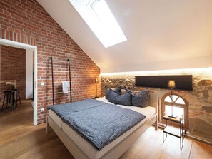 1 slaapkamer, een strijkplank/strijkijzer, reisbedje, gratis wifi