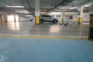 Property grounds - Vienna Hotel (Zhaoqing East Railway Station Dinghushan Scenic Area) (Zhaoqing)