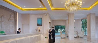 Vienna Hotel (Zhaoqing East Railway Station Dinghushan Scenic Area)