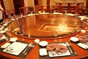 قاعة الولائم والاحتفالات
