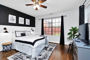 2 bedrooms, desk, iron/ironing board, free WiFi