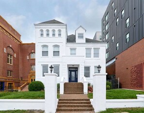 Exterior - Cozy Studio in Grand Center, SLU, CWE (St. Louis)