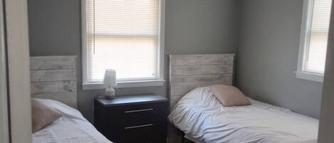 4 bedrooms, free WiFi, bed sheets