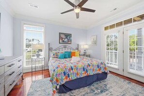 4 Schlafzimmer, Bügeleisen/Bügelbrett, WLAN, Bettwäsche