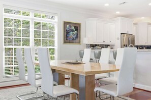 Dining - Sun and Games House w Swimming Pool Tons of Games Putting Green (North Myrtle Beach)