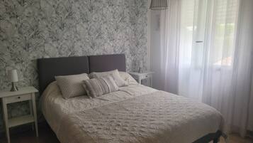 2 bedrooms, desk, free WiFi