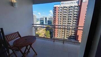 Quarto casal luxo | Varanda coberta