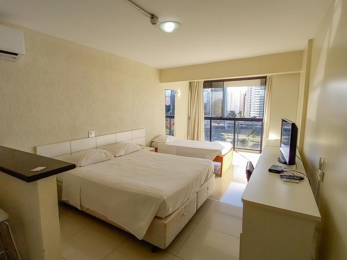 Quarto casal luxo | Wi-Fi de cortesia, roupa de cama