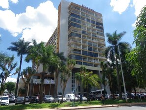 Front of property - IKA Apart Hotel (Brasília)