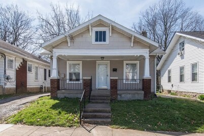 This bungalow is a 2 bedroom(s), 1 bathrooms, located in Lexington, KY.