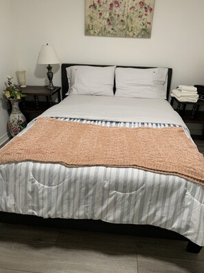 2 Schlafzimmer, Schreibtisch, Bügeleisen/Bügelbrett, kostenloses WLAN