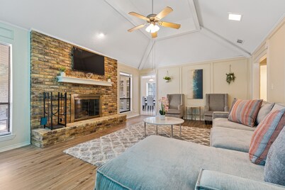 Good Vibes Casa 6 Beds/Game Room HUGE YARD