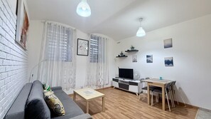 Classic-Apartment, 1 Schlafzimmer | 1 Schlafzimmer, laptopgeeigneter Arbeitsplatz, kostenloses WLAN